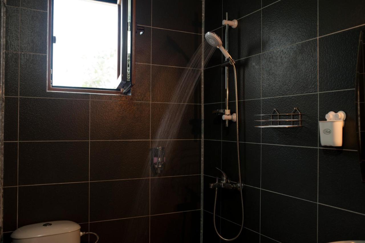 Alfa Guest Rooms With Parking Varna Exterior foto